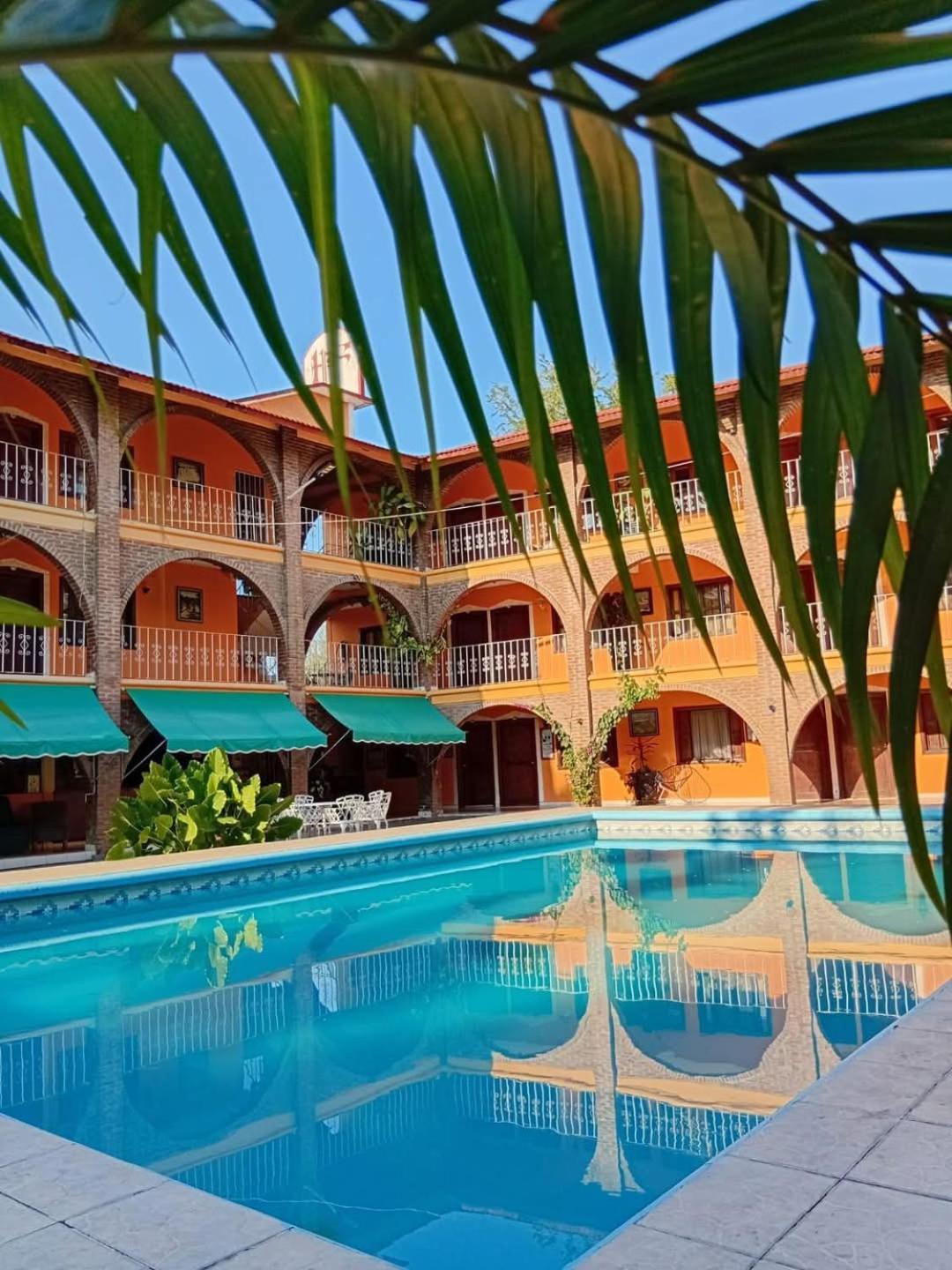 Hotel HF Hacienda San Francisco Puente Nacional Bagian luar foto